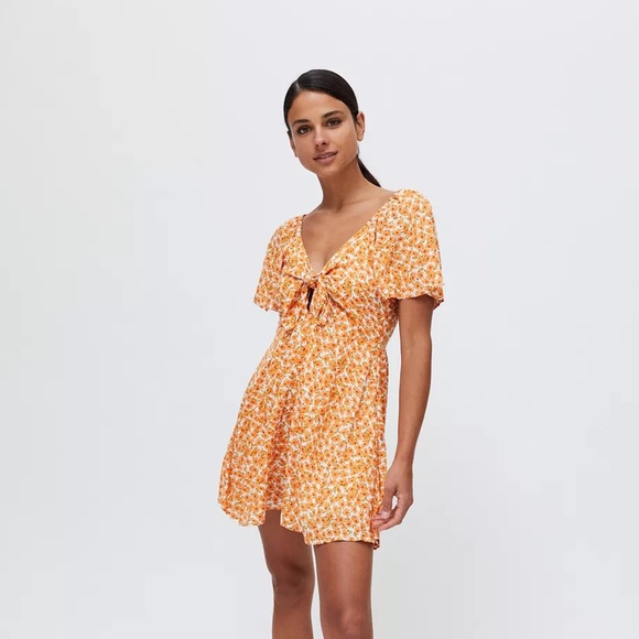 XS Minkpink floral mini dress - Picture 2 of 7